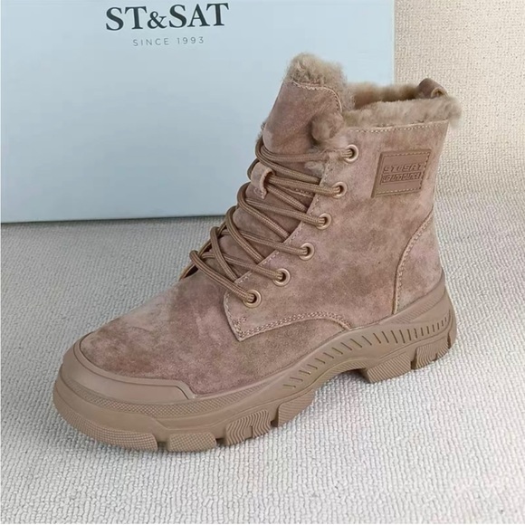 St & Sat winter  boots - Picture 1 of 3